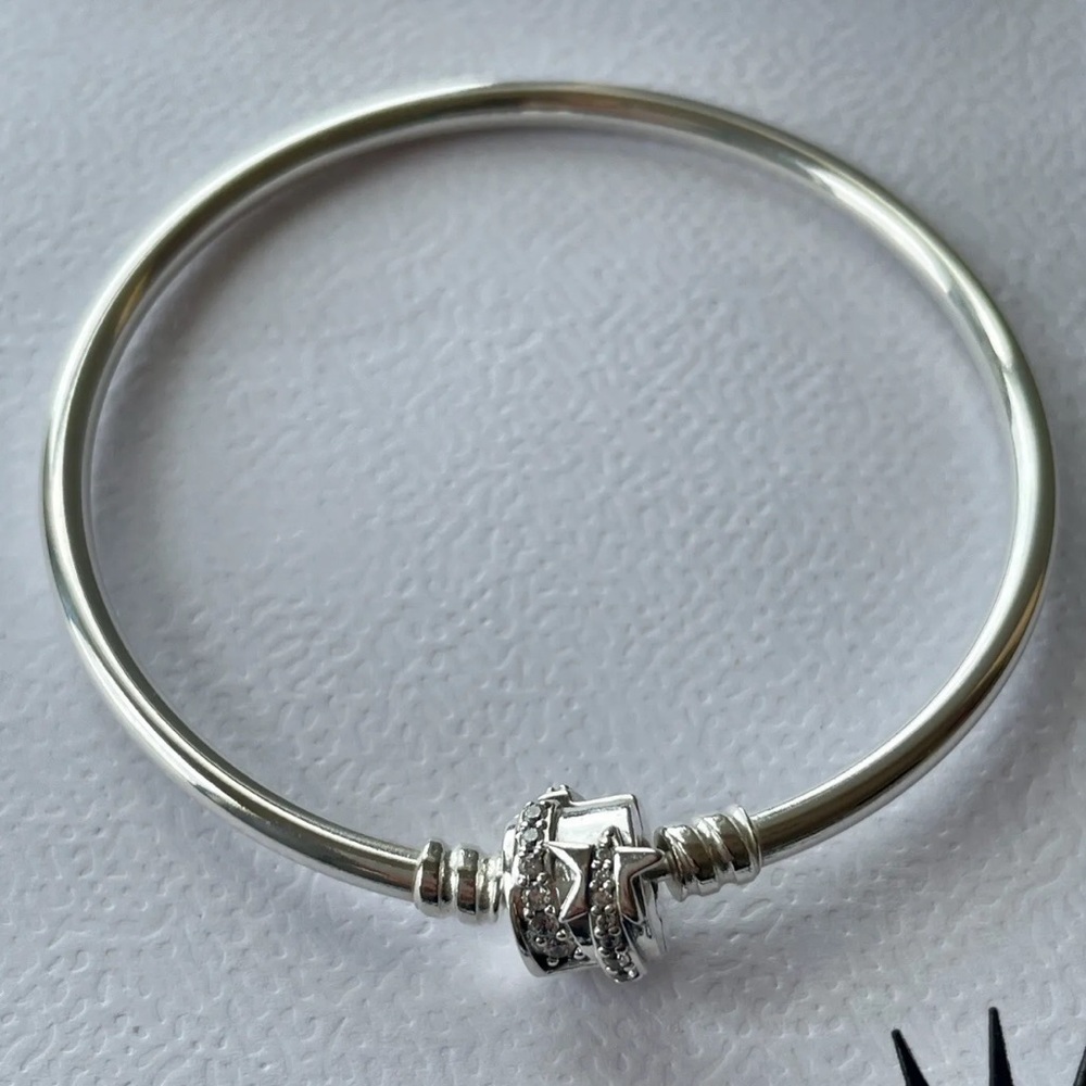 Pandora Moments Limited Edition Shooting Star Charm Bangle w/Gift Box